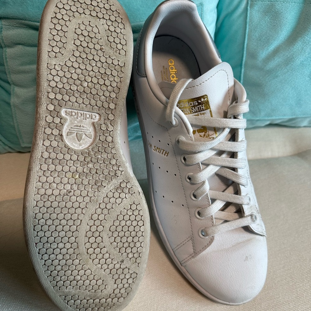 Adidas Stan Smith White with Gold Detail - Picture 3 of 6